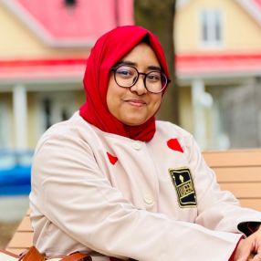 Tangina, Babysitter in Sainte-Anne-de-Bellevue