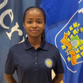 Xenia, Babysitter à Mississauga