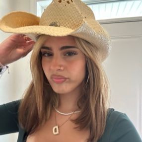 Damla, Babysitter à Georgina