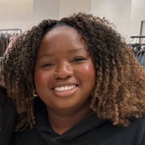 Adama, Babysitter à Gatineau