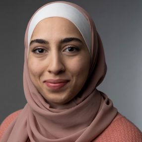 Batoul, Babysitter à Bedford