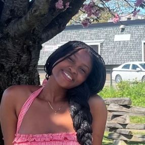 Oluwateniola, Babysitter in Langford