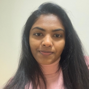 Sheruni, Babysitter à Winnipeg