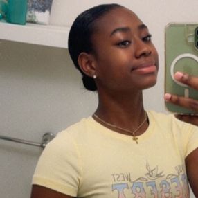 Akaida, Babysitter à Haldimand