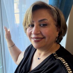 Zoya, Babysitter in Saskatoon