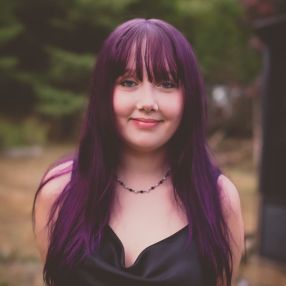 Alivia, Babysitter in Renfrew