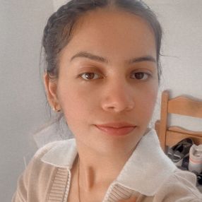 Komalbir, Babysitter in Halifax