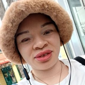 Suzi Ivana, Babysitter à Québec