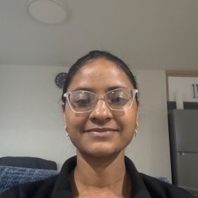 Parminder, Babysitter à Chestermere