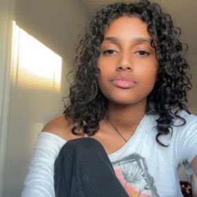 Arsema, Babysitter à Chestermere