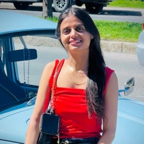 Simran, Babysitter à Laval