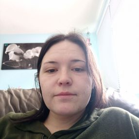 Christyne, Babysitter in Cold Lake