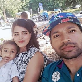 Saipriya reddy, Famille à Surrey