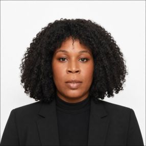 Veronique, Babysitter à Hamilton