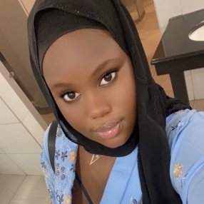 Maimouna, Babysitter à Longueuil