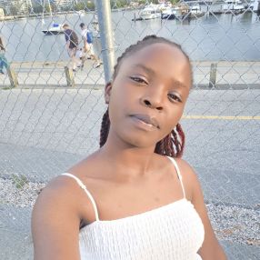 Maureen, Babysitter in Courtenay