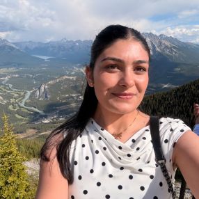 Navjeet, Babysitter à Kelowna