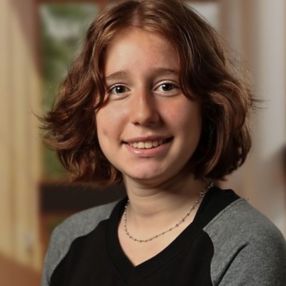 Alice, Babysitter in Candiac