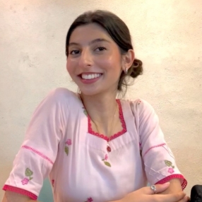 Isbah, Babysitter in London
