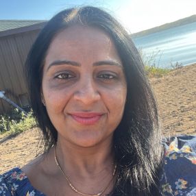 Khushbu, Babysitter in Regina