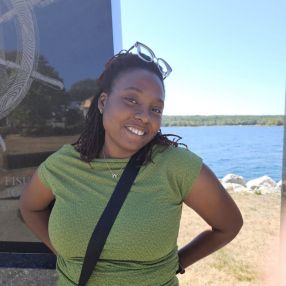 Naomi, Babysitter in Halifax