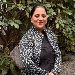 Varinder, Babysitter in Langley