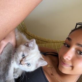 Emitis, Babysitter in Metro Vancouver