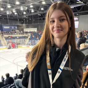 Madison, Babysitter in Steinbach