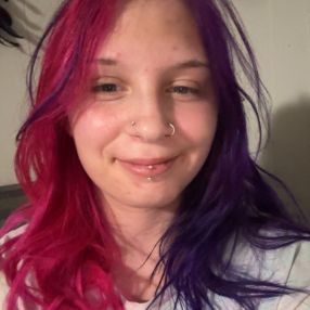 Justine, Babysitter in Blackfalds