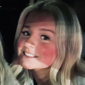 Emma, Babysitter in Halifax