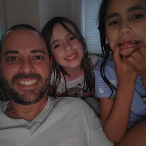 Greg, Famille à Halton Hills