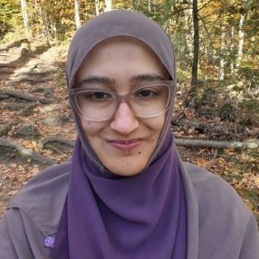 Roohum, Babysitter in Oakville