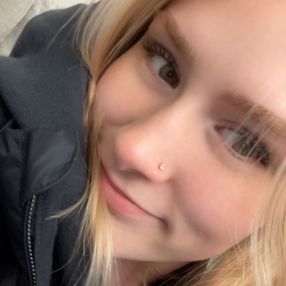Olivya, Babysitter in Whitehorse