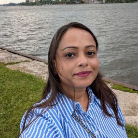 Shruti, Babysitter à Saint-Lambert