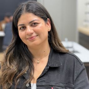 Navreet, Babysitter à Halton Hills