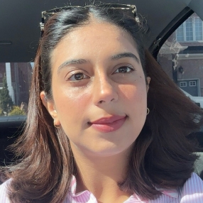 Jasmeen, Babysitter à Brampton