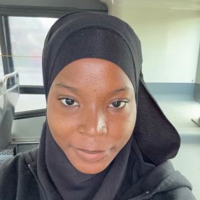 Awa, Babysitter in Gatineau
