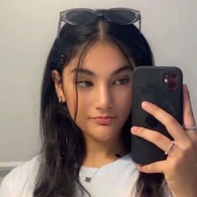 Somaia, Babysitter à Ajax