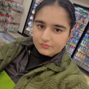 Harnoor, Babysitter à Prince George