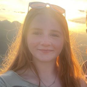 Michaela, Babysitter à Leduc