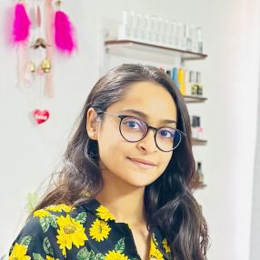 Vrushi, Babysitter à Peterborough
