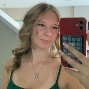 Izabelle, Babysitter à Spruce Grove
