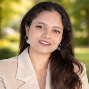Deepa, Babysitter in London