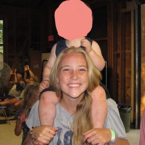 Alyssa, Babysitter à St. Catharines