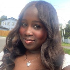 Monica, Babysitter à Edmonton