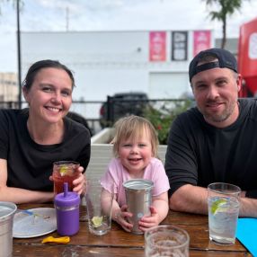 Cole, Famille à Kelowna
