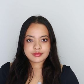 Deyela, Babysitter in Pickering