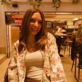 Anna, Babysitter à Saint-Lazare