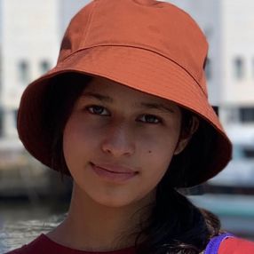 Aya, Babysitter in Candiac