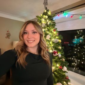 Carleigh, Babysitter à Port Colborne